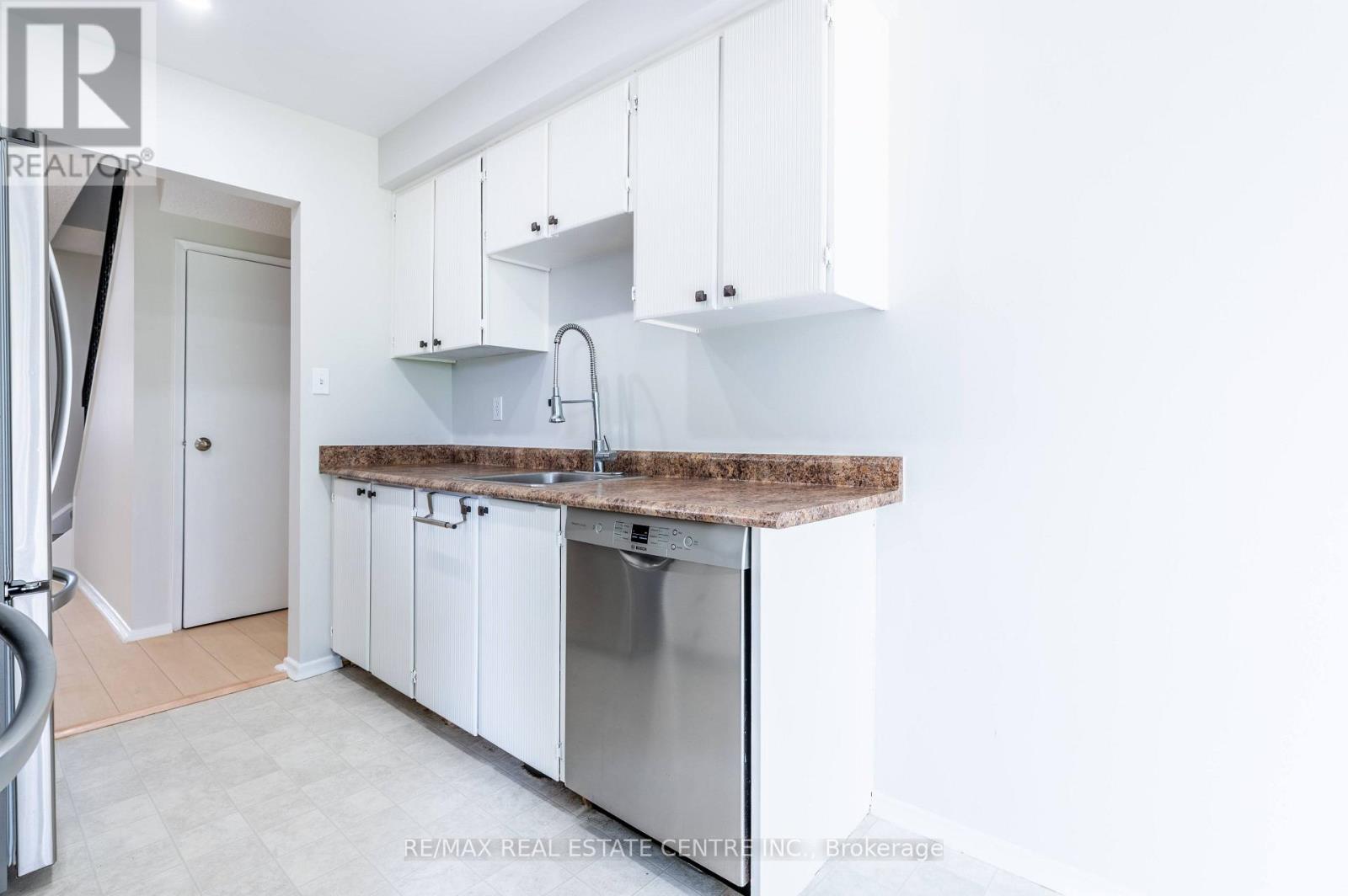 Unknown Address, ,    - Photo 14 - E13549008