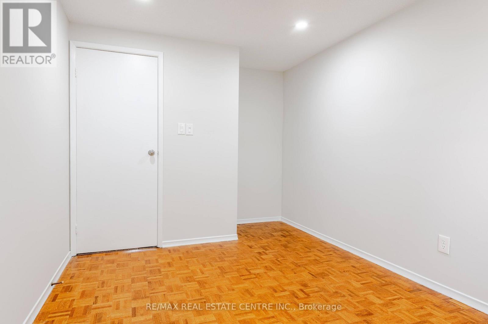 Unknown Address, ,    - Photo 24 - E13549008