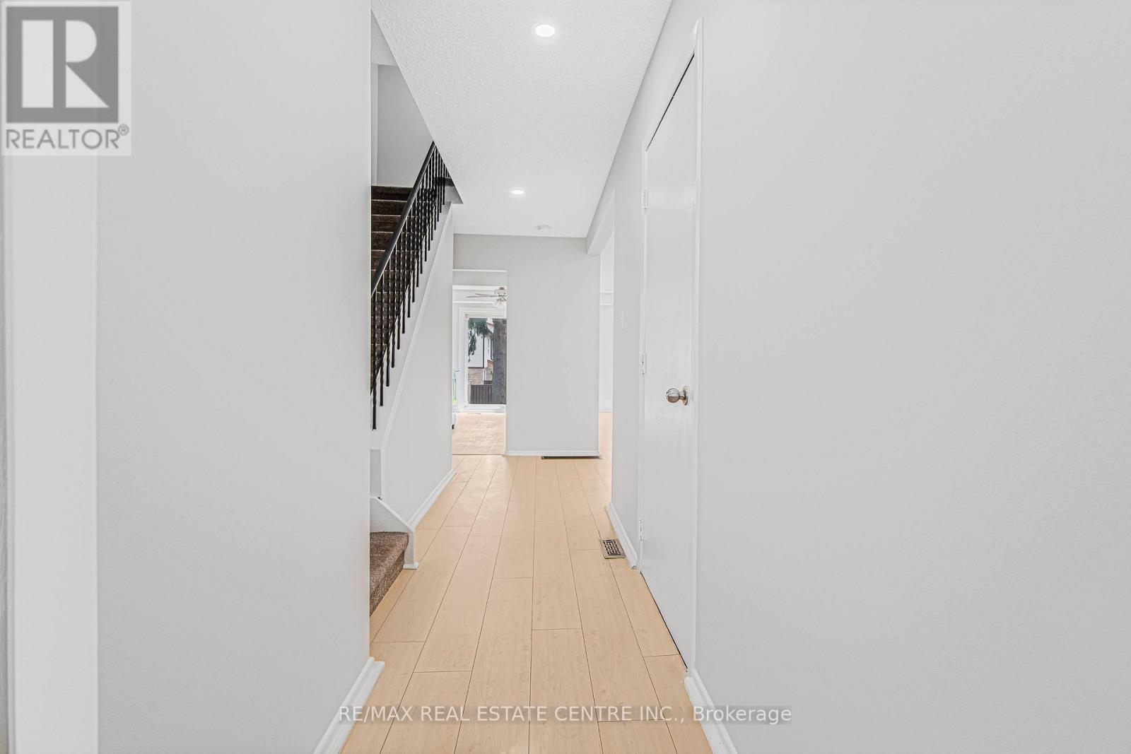 Unknown Address, ,    - Photo 9 - E13549008