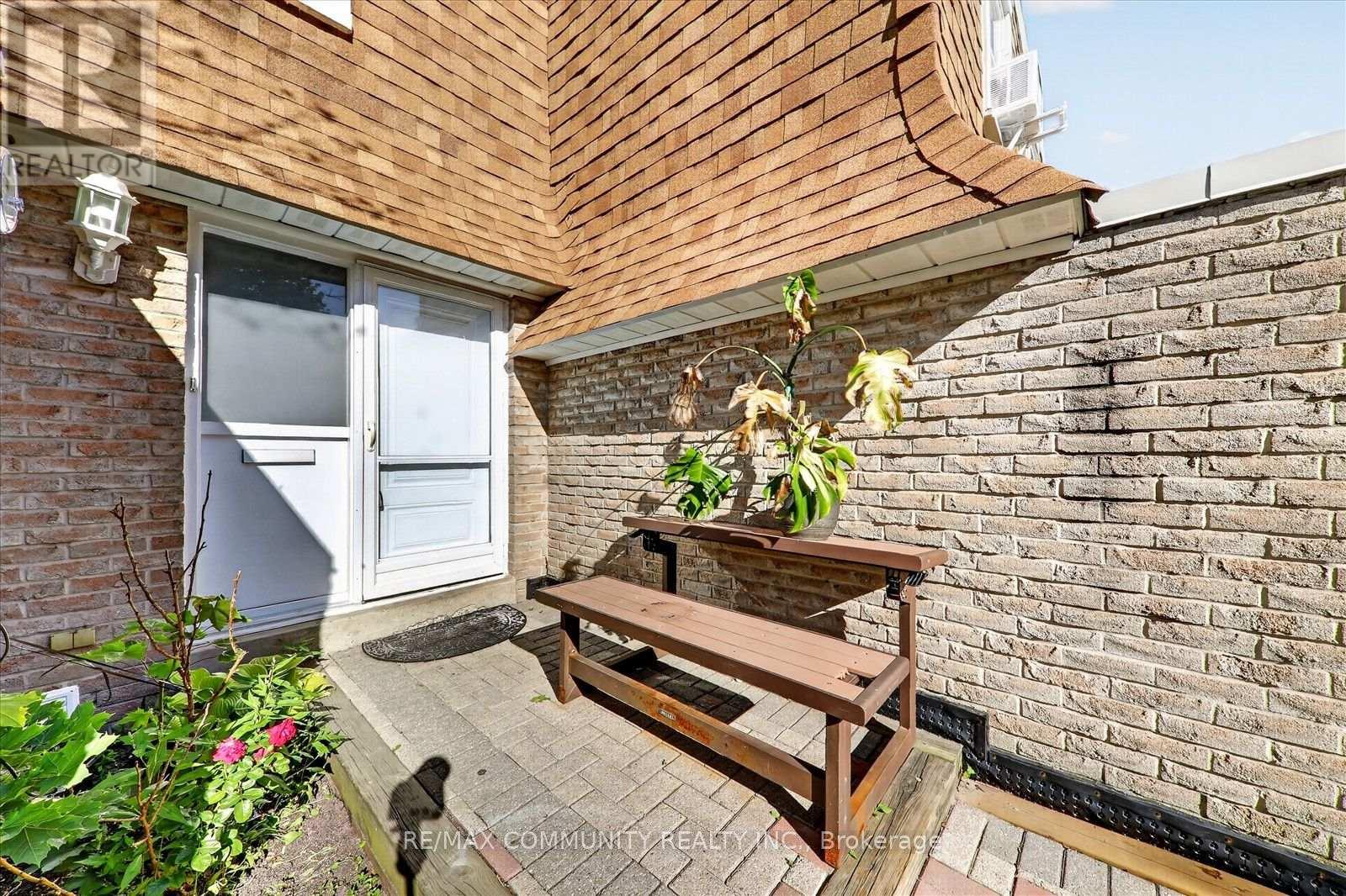 15 - 850 Huntingwood Drive, Toronto, Ontario  M1T 2L9 - Photo 5 - E13549134