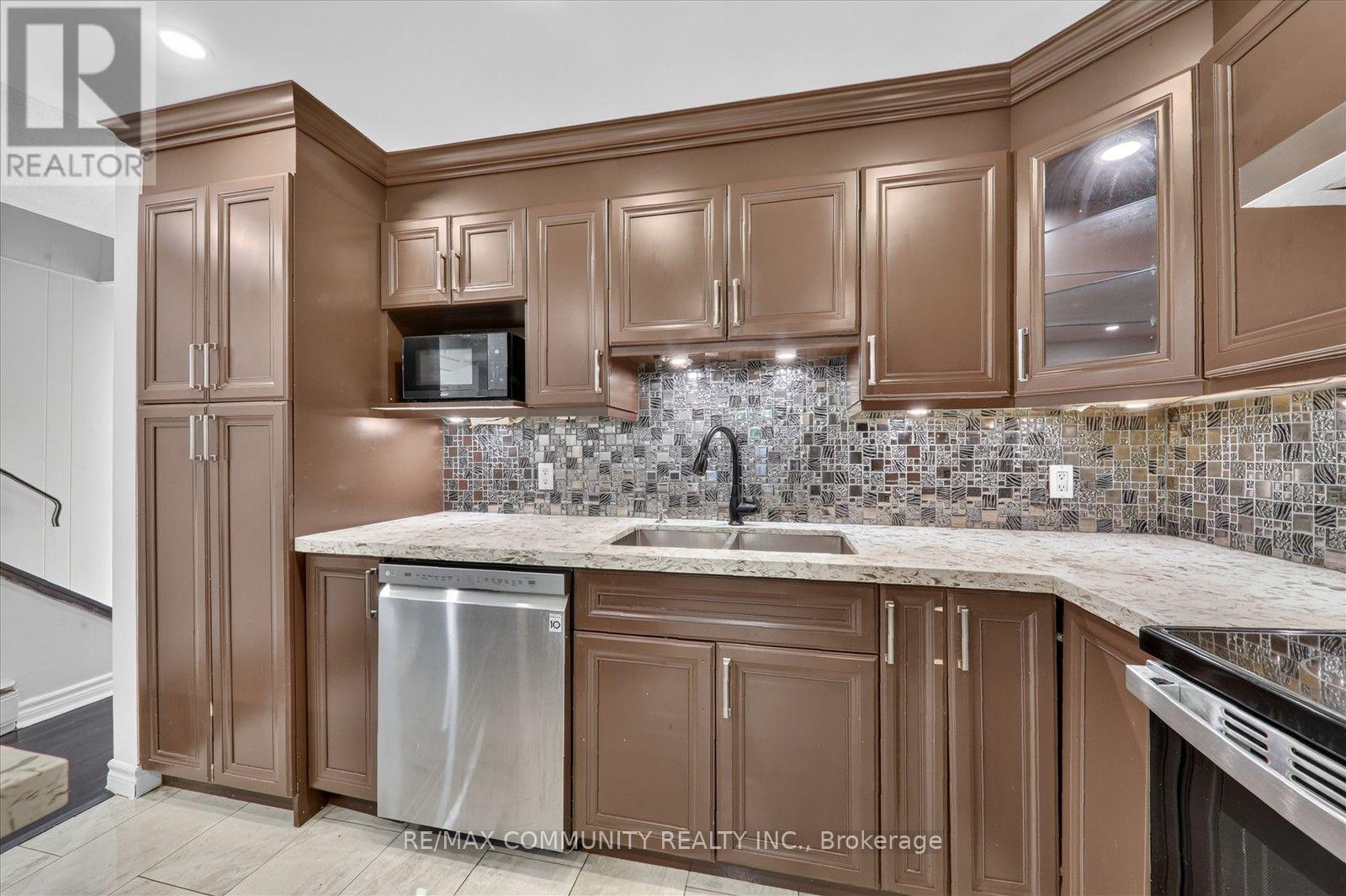 15 - 850 Huntingwood Drive, Toronto, Ontario  M1T 2L9 - Photo 7 - E13549134