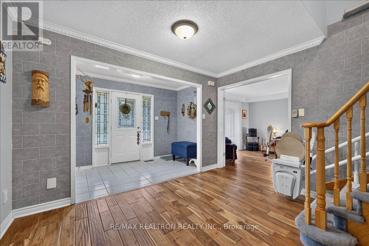 2767 Shering Crescent, Innisfil, Ontario  L9S 1G9 - Photo 6 - N13548942
