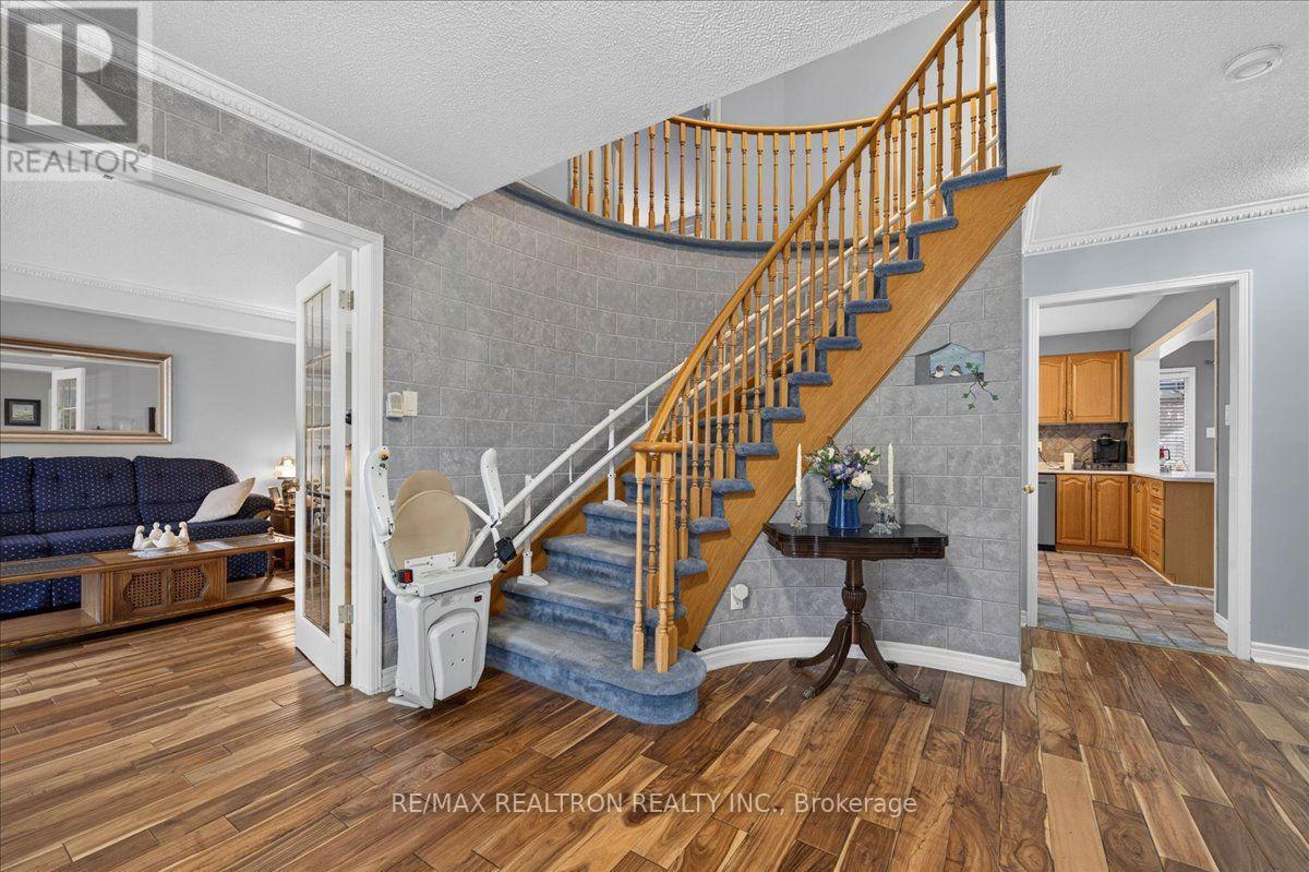 2767 Shering Crescent, Innisfil, Ontario  L9S 1G9 - Photo 7 - N13548942