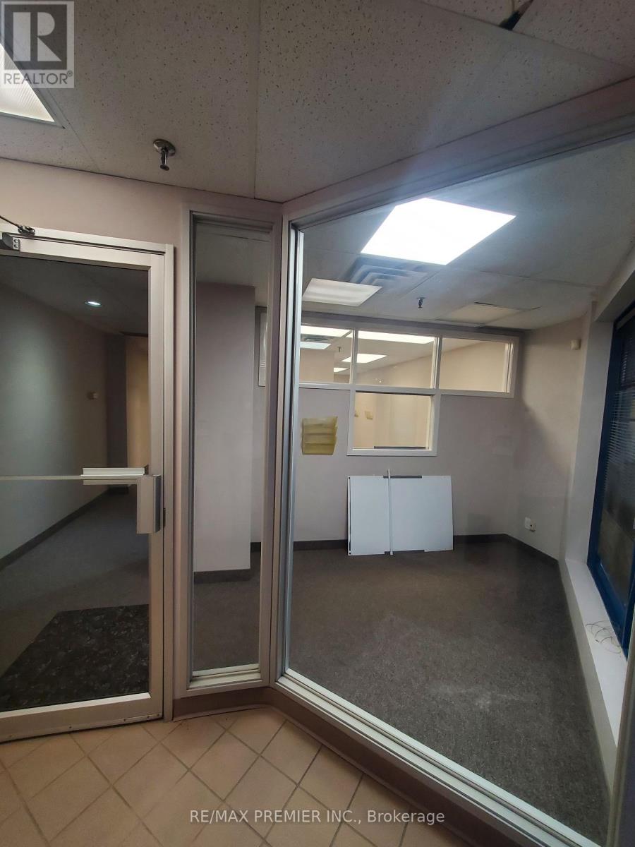 105 - 7330 Yonge Street, Vaughan, Ontario  L4J 7Y7 - Photo 10 - N13548956