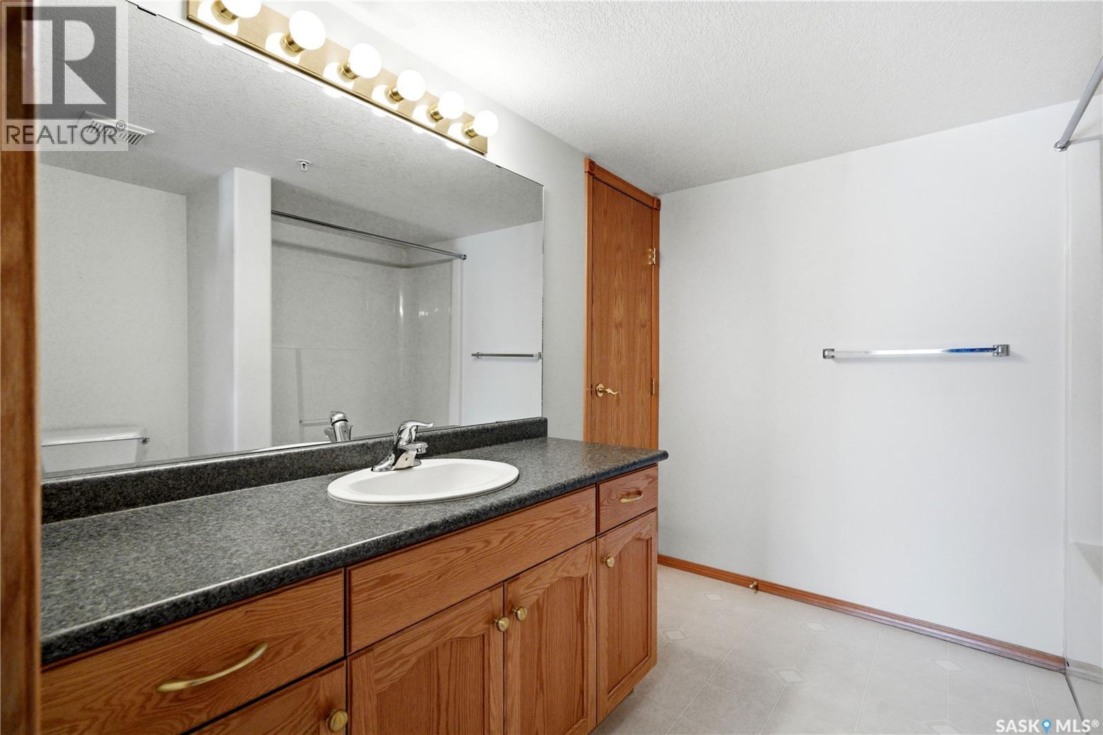 316 325 Keevil Crescent, Saskatoon, Saskatchewan  S7N 4R8 - Photo 29 - SK042159