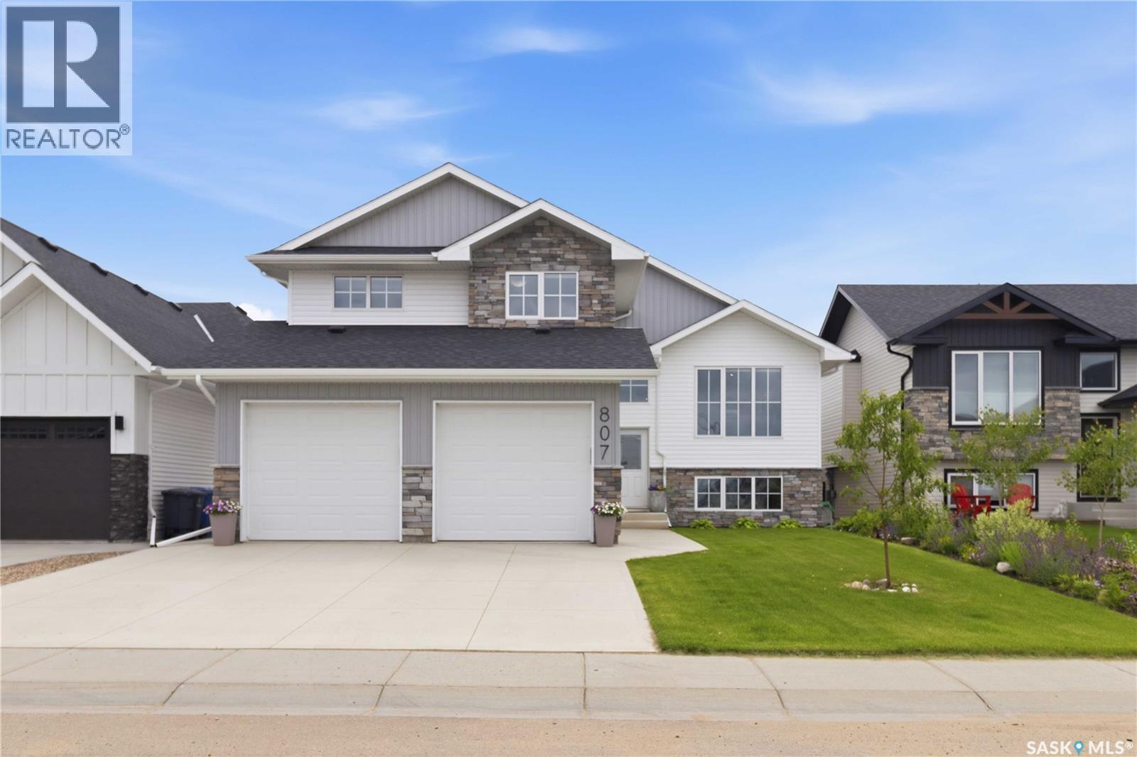 807 Weir CRESCENT, Warman, Saskatchewan