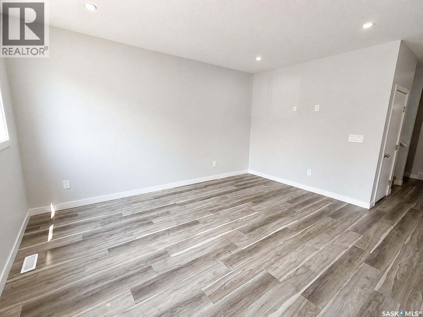 2982 Green Brook Road, Regina, Saskatchewan  S4V 3Z6 - Photo 3 - SK042126