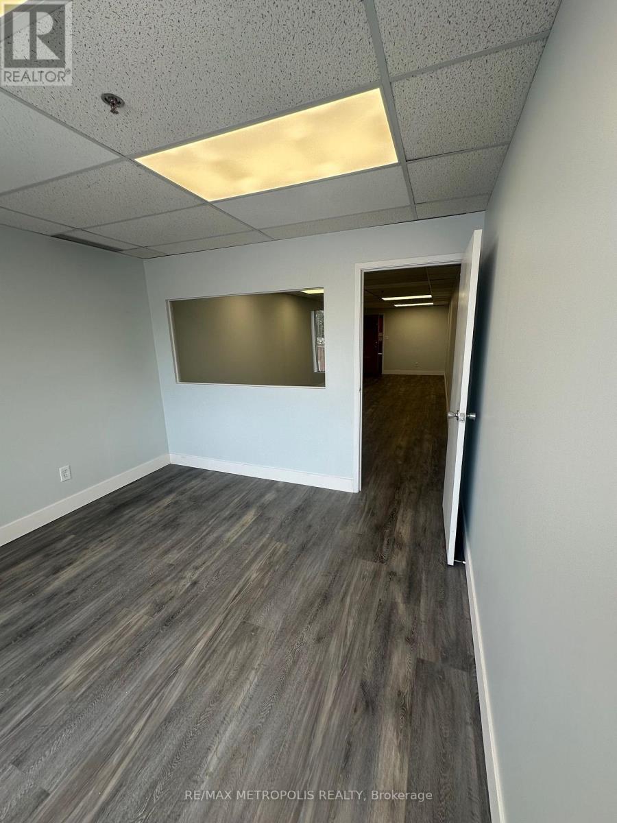 207a - 1325 Eglinton Avenue E, Mississauga, Ontario  L4W 4L9 - Photo 2 - W13548966