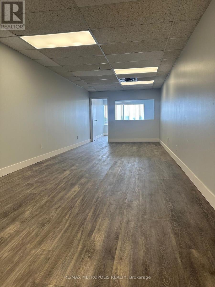 207a - 1325 Eglinton Avenue E, Mississauga, Ontario  L4W 4L9 - Photo 3 - W13548966