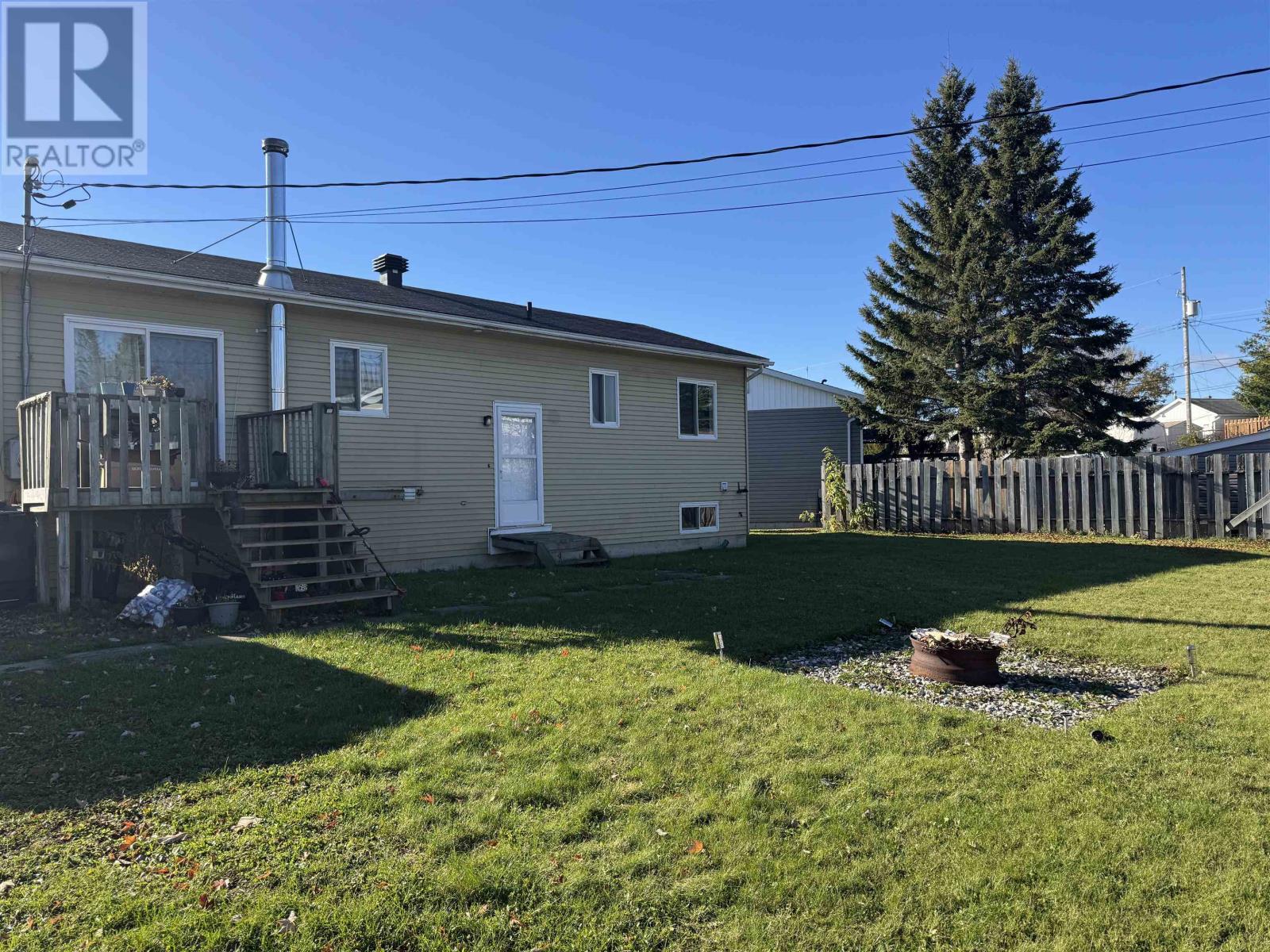 25 Brooks Street, Manitouwadge, Ontario  P0T 2C0 - Photo 34 - TB253346