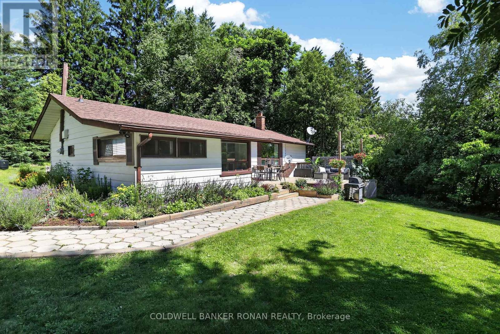 16 Dean Road, Mulmur, Ontario  L9V 3E7 - Photo 4 - X13549110