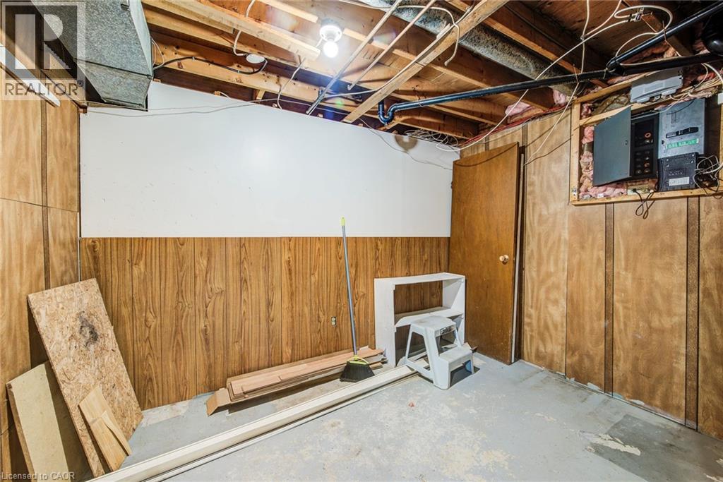 602 Highpoint Avenue, Waterloo, Ontario  N2L 4N1 - Photo 39 - 40847021
