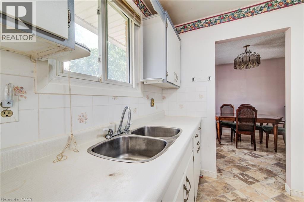 602 Highpoint Avenue, Waterloo, Ontario  N2L 4N1 - Photo 20 - 40847021
