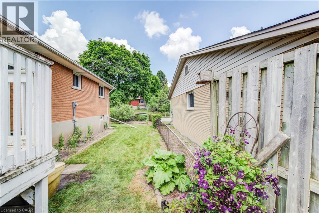 602 Highpoint Avenue, Waterloo, Ontario  N2L 4N1 - Photo 48 - 40847021