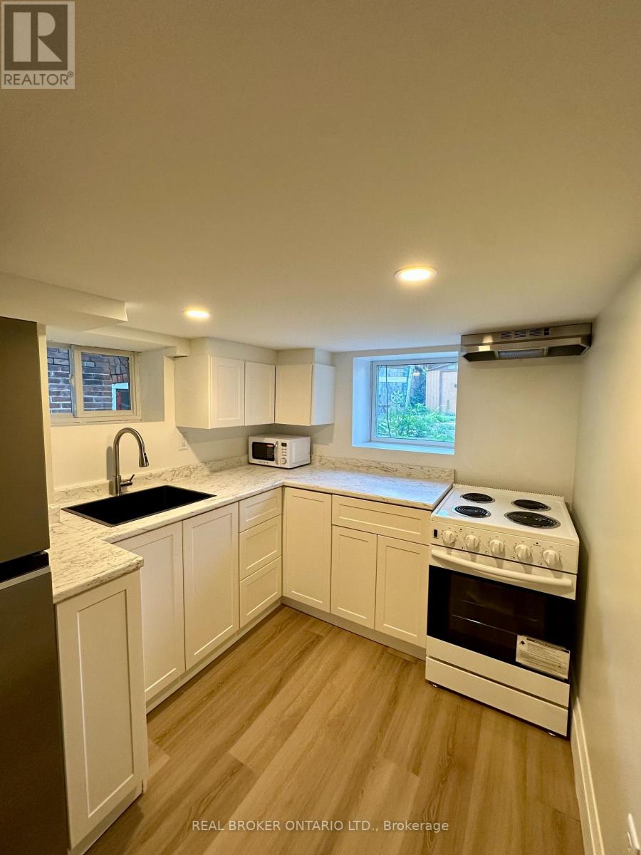 3 - 659 Vaughan Road, Toronto, Ontario M6E 2Y4 - Photo 6 - C13521352