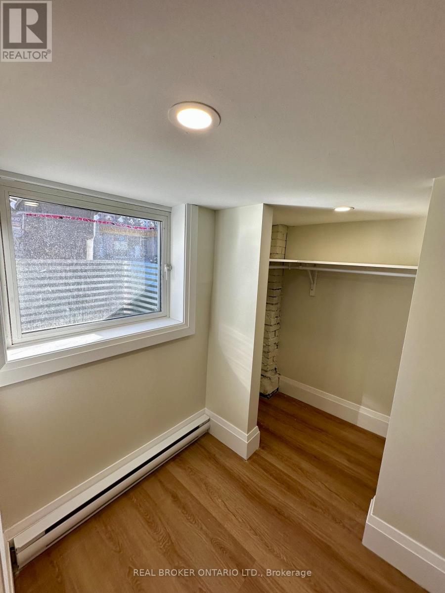 3 - 659 Vaughan Road, Toronto, Ontario M6E 2Y4 - Photo 9 - C13521352