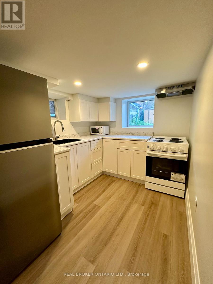 3 - 659 Vaughan Road, Toronto, Ontario M6E 2Y4 - Photo 7 - C13521352