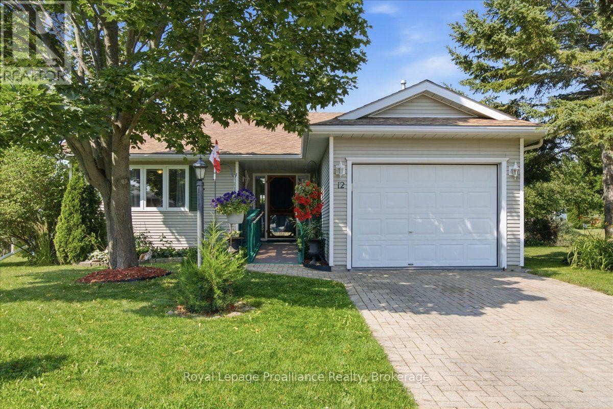 12 REYNOLDS PLACE, Prince Edward County (Wellington)