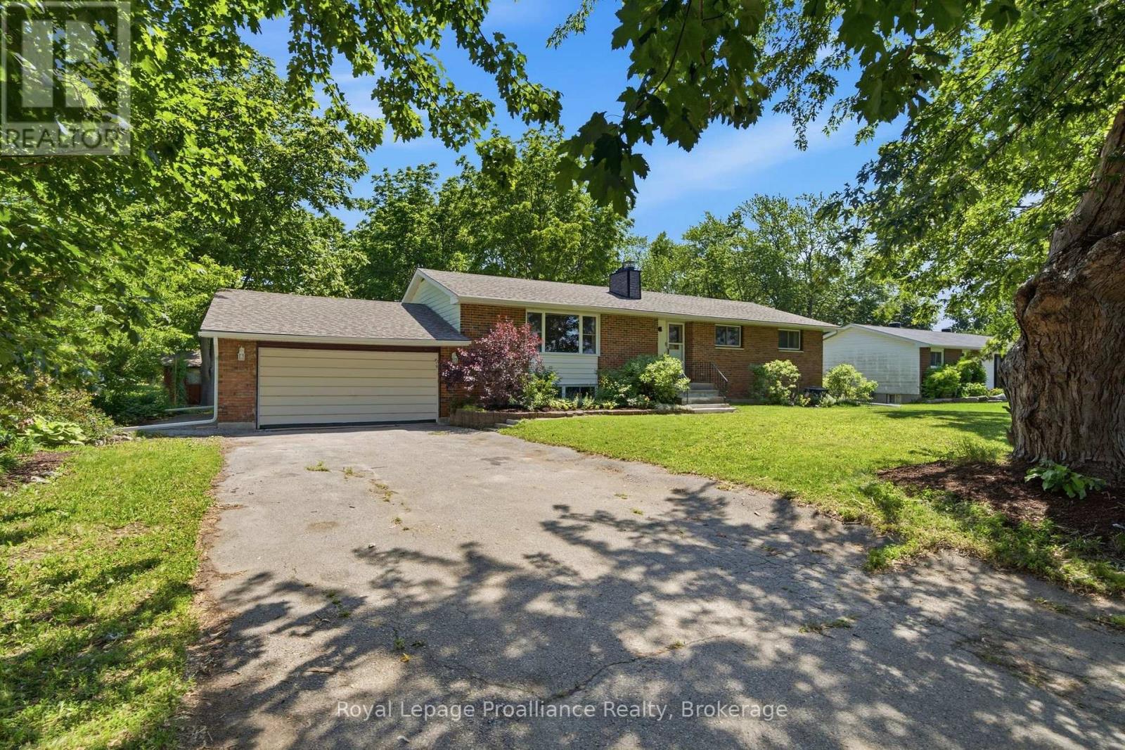 41 WALTER AVENUE, Quinte West, Ontario