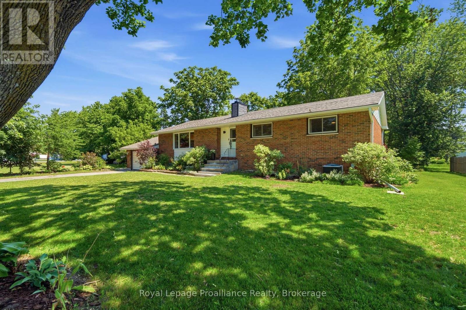41 Walter Avenue, Quinte West, Ontario  K8V 0N5 - Photo 2 - X13549270