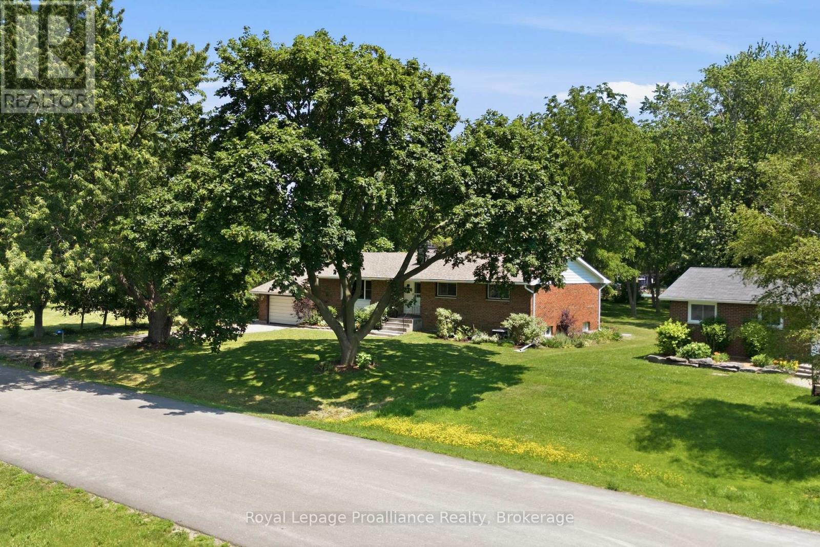 41 Walter Avenue, Quinte West, Ontario  K8V 0N5 - Photo 3 - X13549270