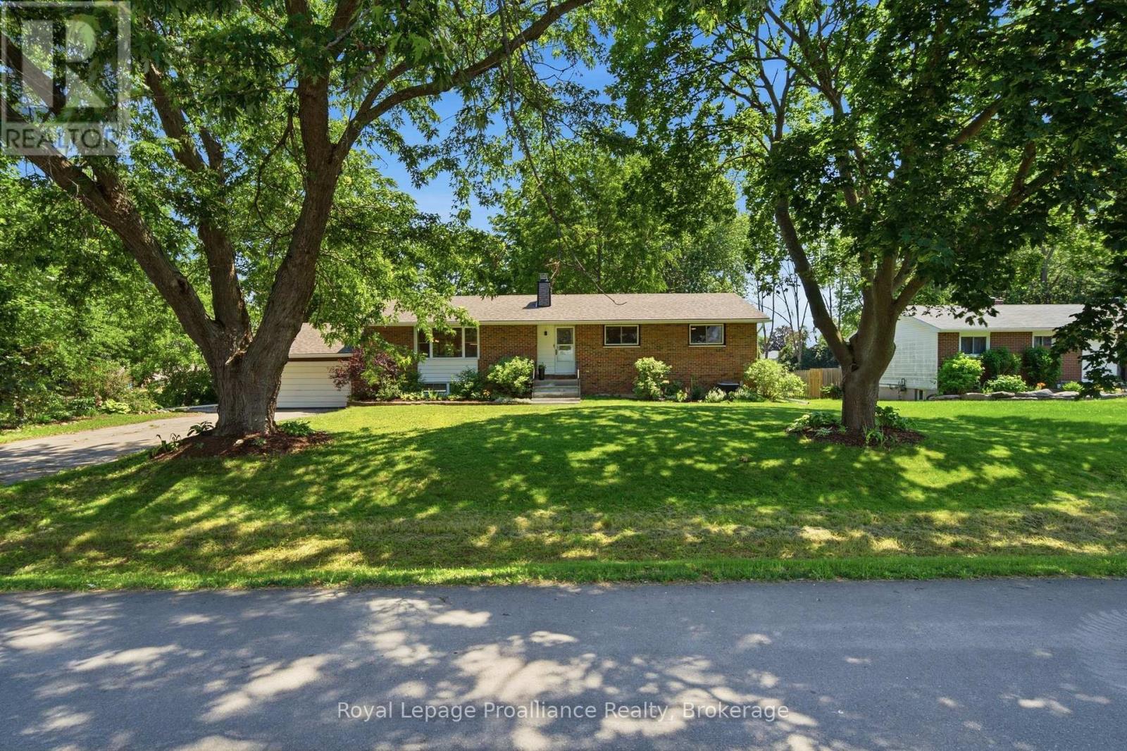 41 Walter Avenue, Quinte West, Ontario  K8V 0N5 - Photo 4 - X13549270
