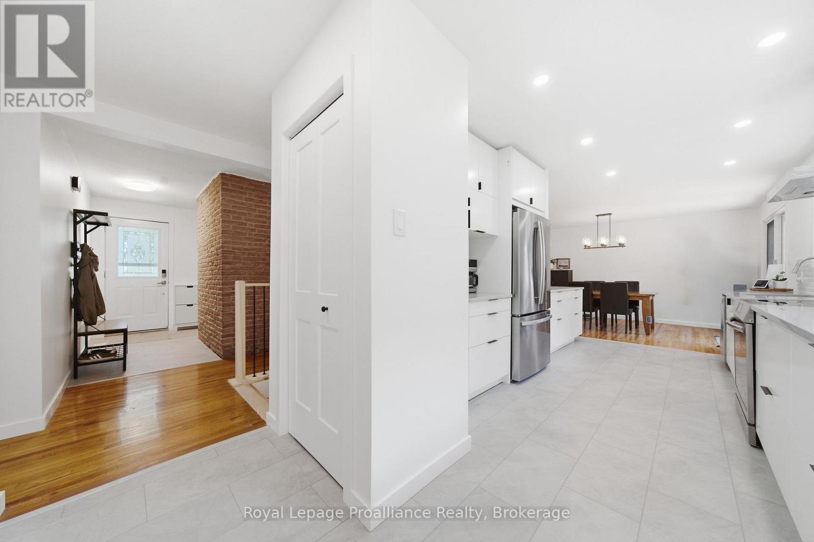41 Walter Avenue, Quinte West, Ontario  K8V 0N5 - Photo 7 - X13549270