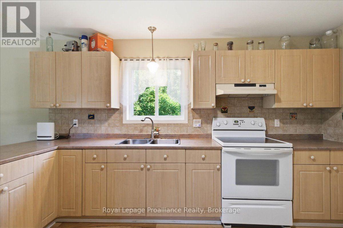 12 Reynolds Place, Prince Edward County, Ontario  K0K 3L0 - Photo 7 - X13549410