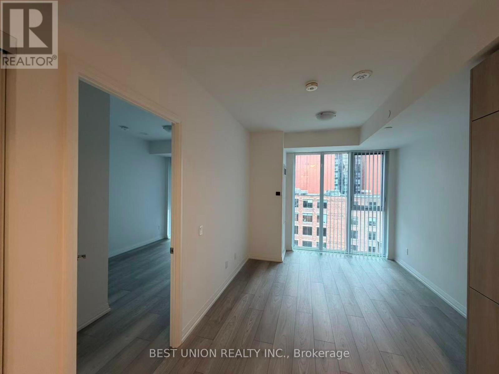 605 - 400 King Street, Toronto, Ontario  M5V 1K2 - Photo 2 - C13549352