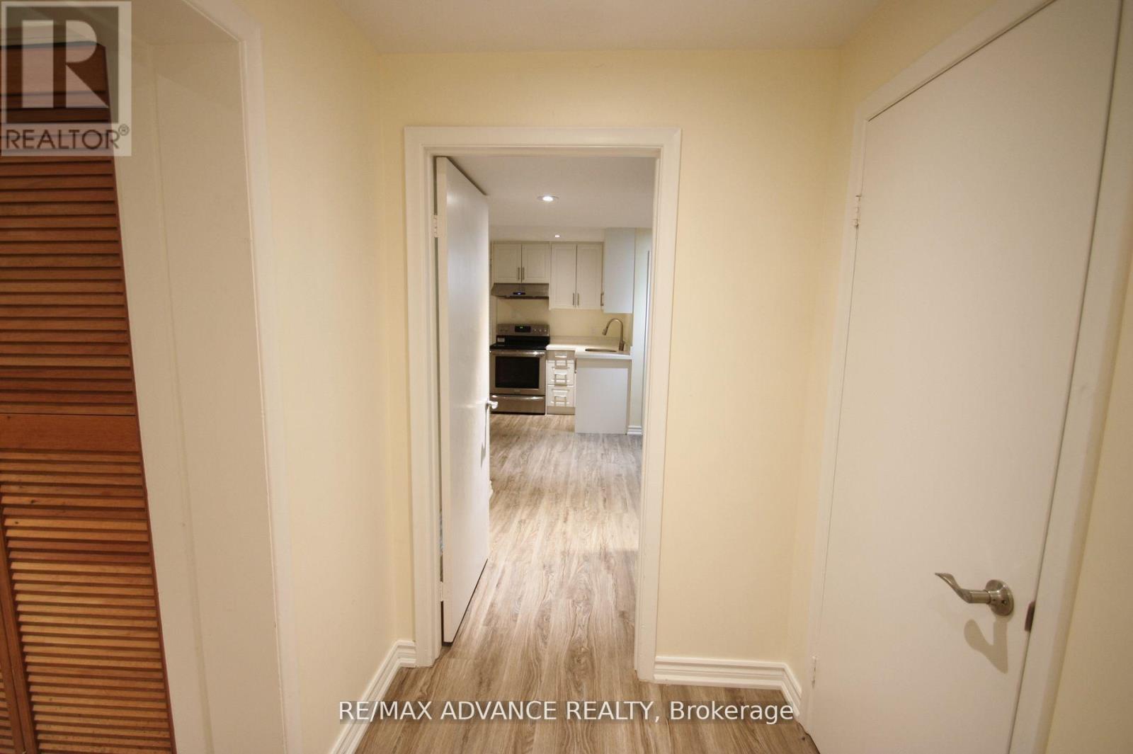 Lower - 33 Carluke Crescent, Toronto, Ontario M2L 2H7 - Photo 10 - C13549374