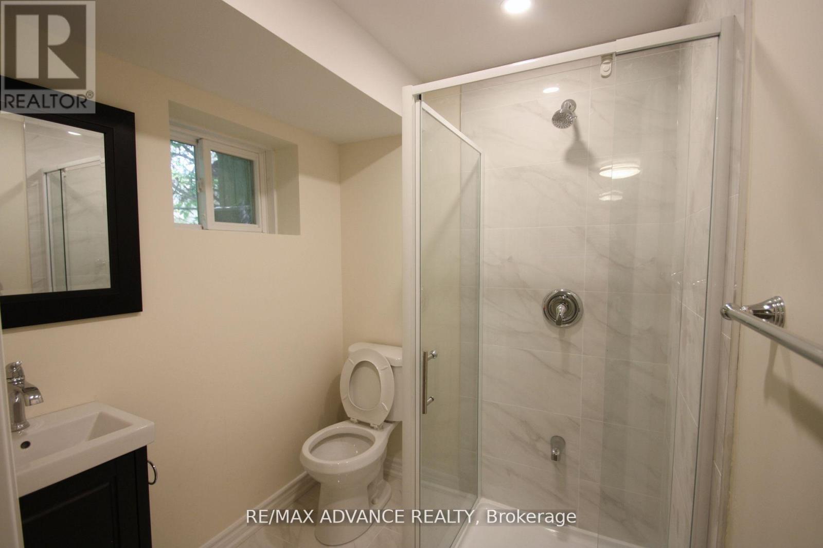 Lower - 33 Carluke Crescent, Toronto, Ontario M2L 2H7 - Photo 17 - C13549374