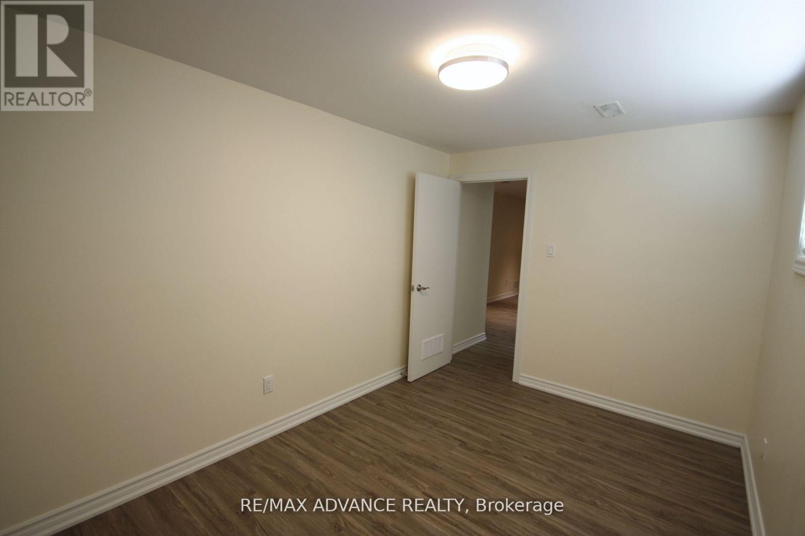 Lower - 33 Carluke Crescent, Toronto, Ontario M2L 2H7 - Photo 18 - C13549374