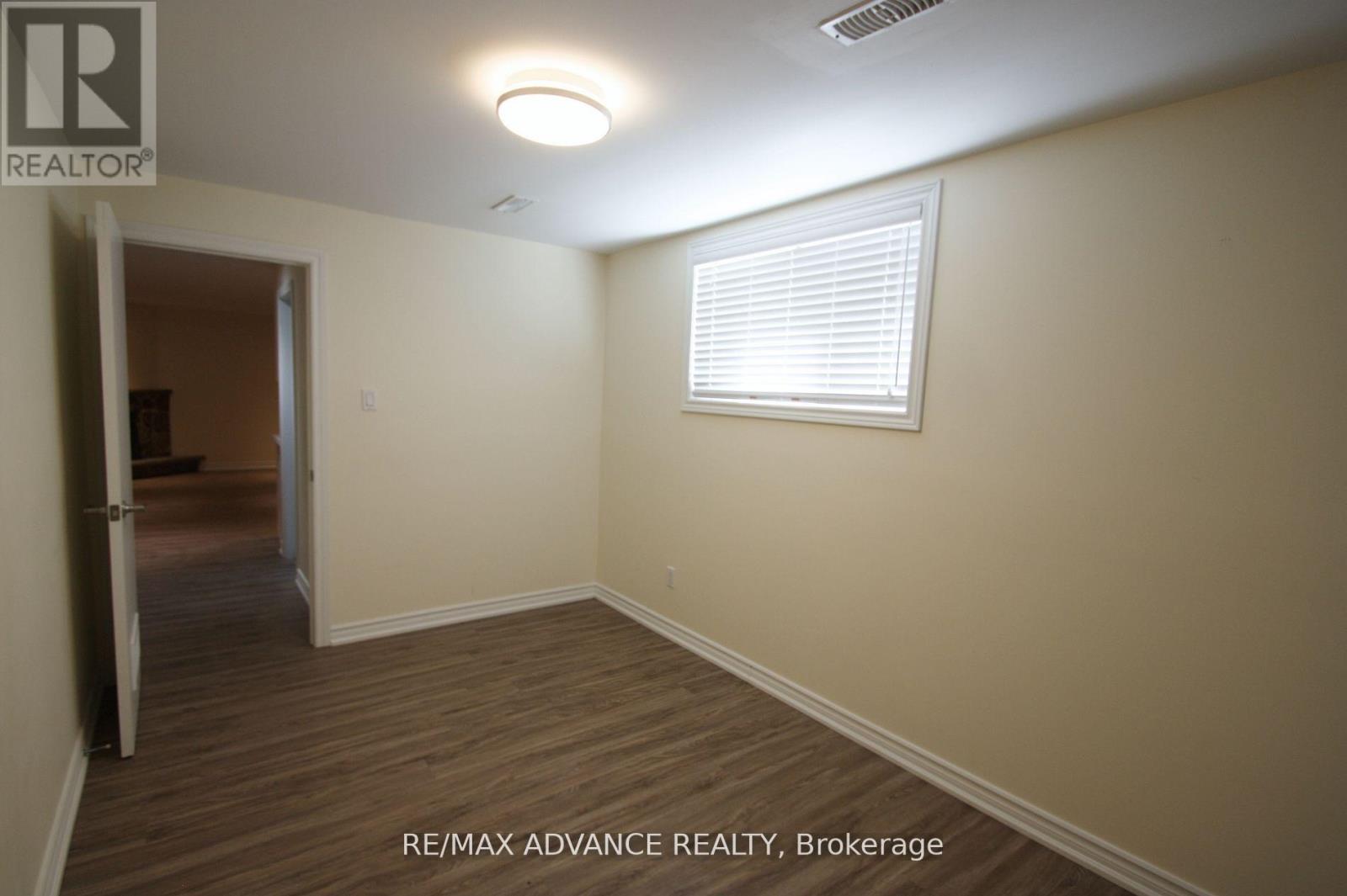 Lower - 33 Carluke Crescent, Toronto, Ontario M2L 2H7 - Photo 20 - C13549374