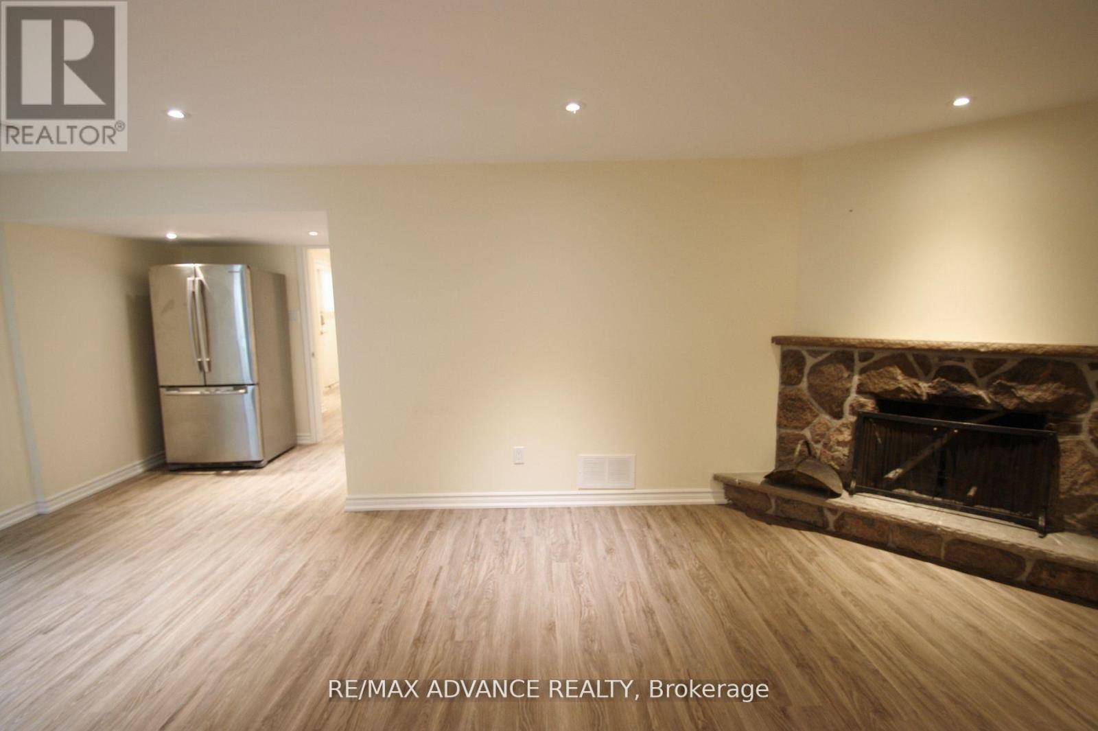 Lower - 33 Carluke Crescent, Toronto, Ontario M2L 2H7 - Photo 6 - C13549374