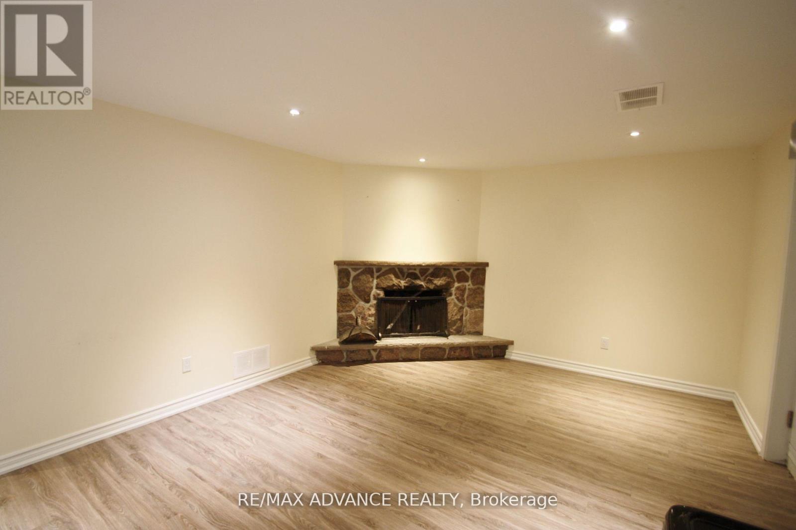Lower - 33 Carluke Crescent, Toronto, Ontario M2L 2H7 - Photo 7 - C13549374