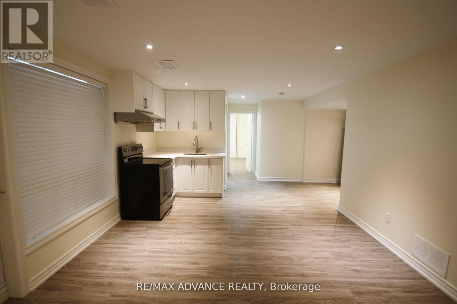 Lower - 33 Carluke Crescent, Toronto, Ontario M2L 2H7 - Photo 9 - C13549374