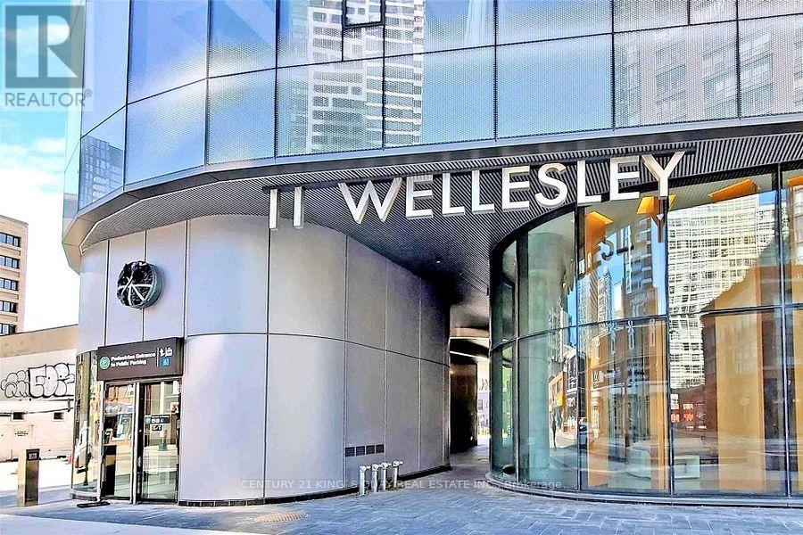 5701 - 11 Wellesley Street W, Toronto, Ontario M4Y 0G4 - Photo 3 - C13549432