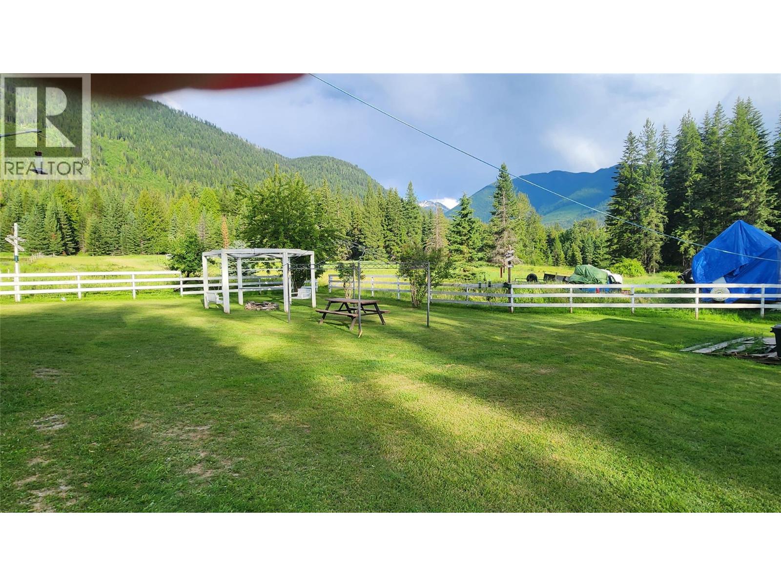 574 Mccormack Road, Burton, British Columbia  V0G 1R0 - Photo 10 - 10393094