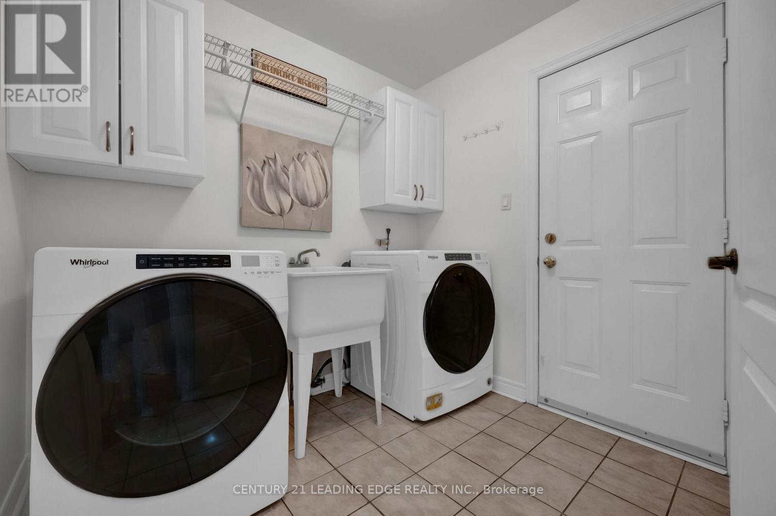 319 Mapleview Court, Pickering, Ontario  L1X 2X3 - Photo 21 - E13549316
