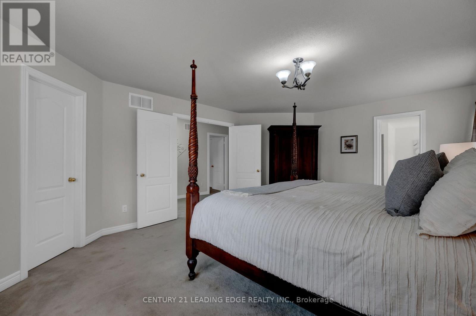 319 Mapleview Court, Pickering, Ontario  L1X 2X3 - Photo 24 - E13549316