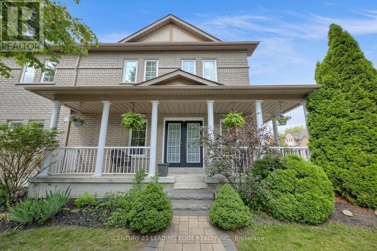 319 Mapleview Court, Pickering, Ontario  L1X 2X3 - Photo 3 - E13549316