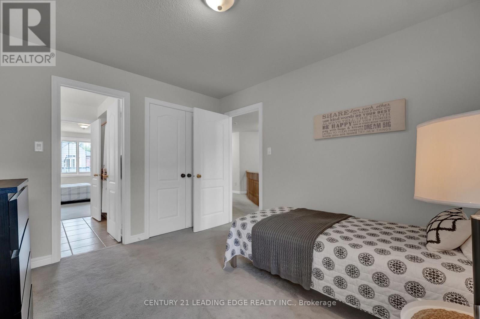 319 Mapleview Court, Pickering, Ontario  L1X 2X3 - Photo 31 - E13549316