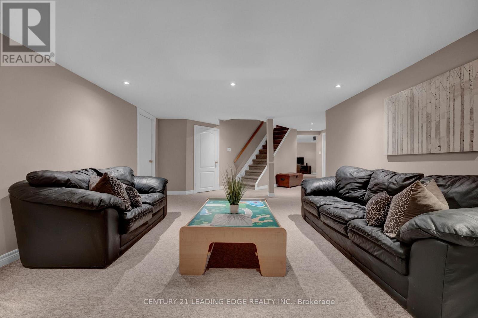 319 Mapleview Court, Pickering, Ontario  L1X 2X3 - Photo 37 - E13549316
