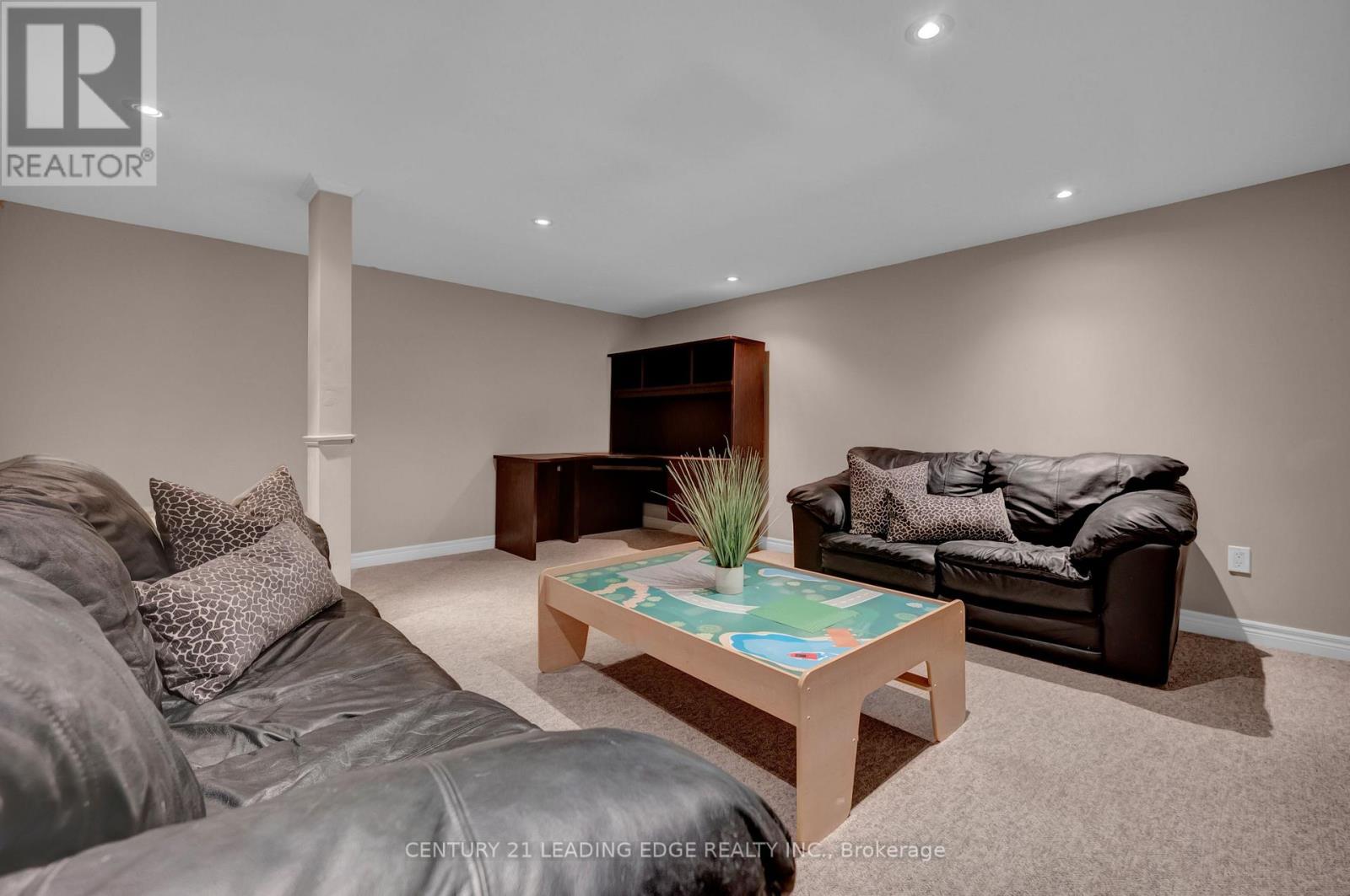 319 Mapleview Court, Pickering, Ontario  L1X 2X3 - Photo 38 - E13549316
