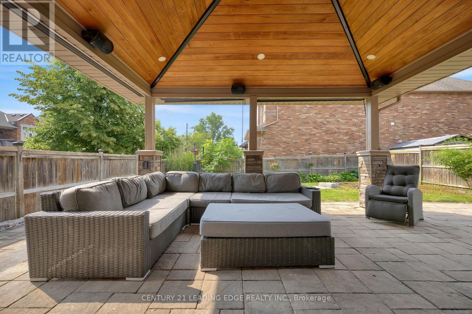 319 Mapleview Court, Pickering, Ontario  L1X 2X3 - Photo 44 - E13549316