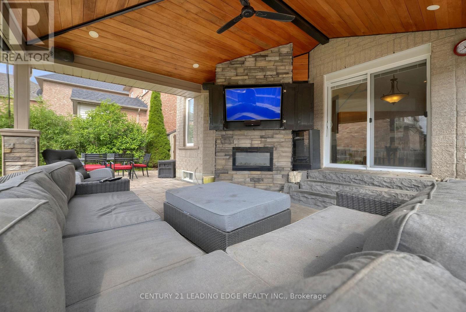 319 Mapleview Court, Pickering, Ontario  L1X 2X3 - Photo 45 - E13549316