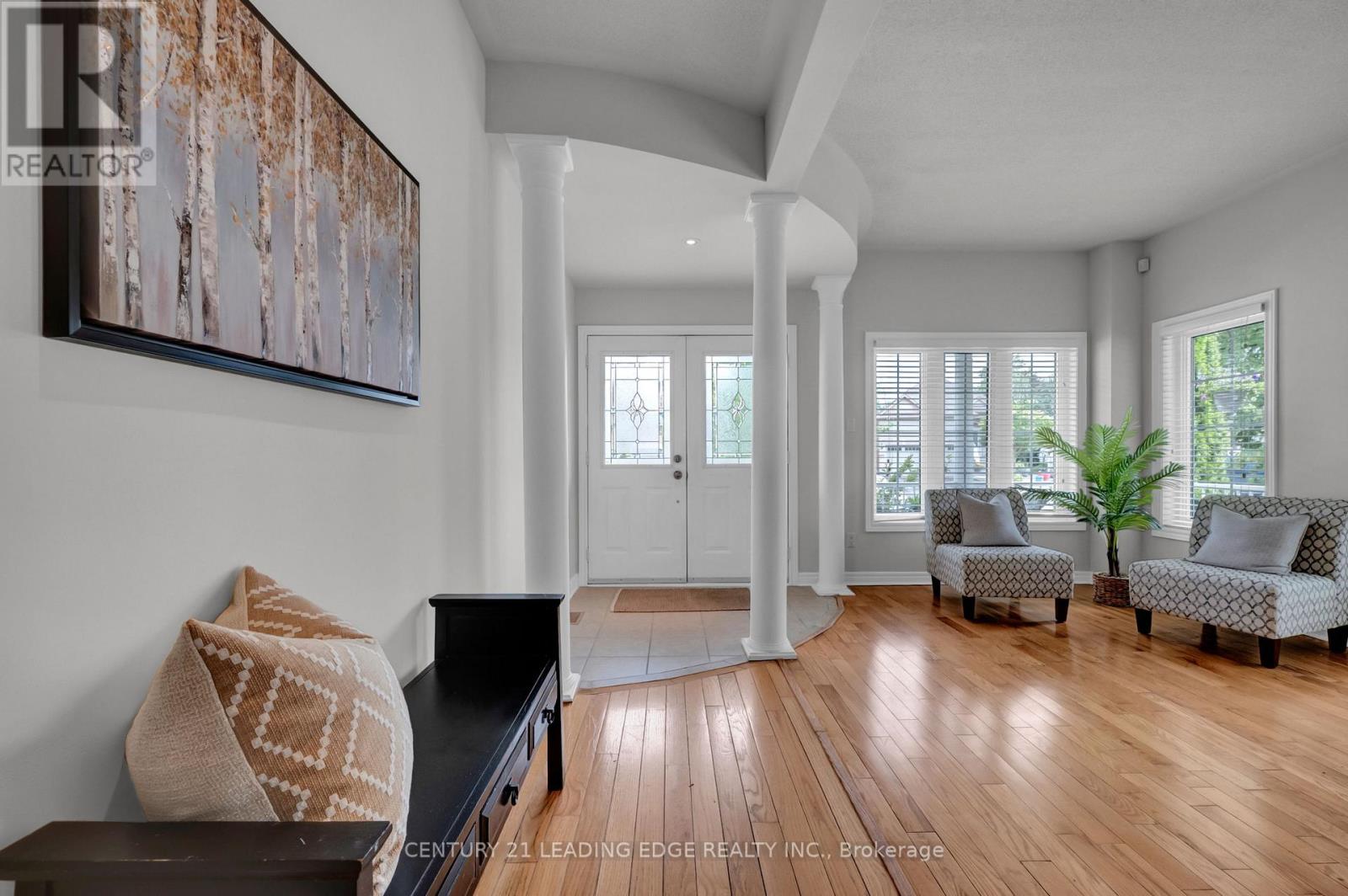 319 Mapleview Court, Pickering, Ontario  L1X 2X3 - Photo 5 - E13549316