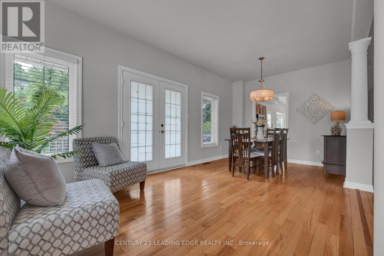 319 Mapleview Court, Pickering, Ontario  L1X 2X3 - Photo 6 - E13549316