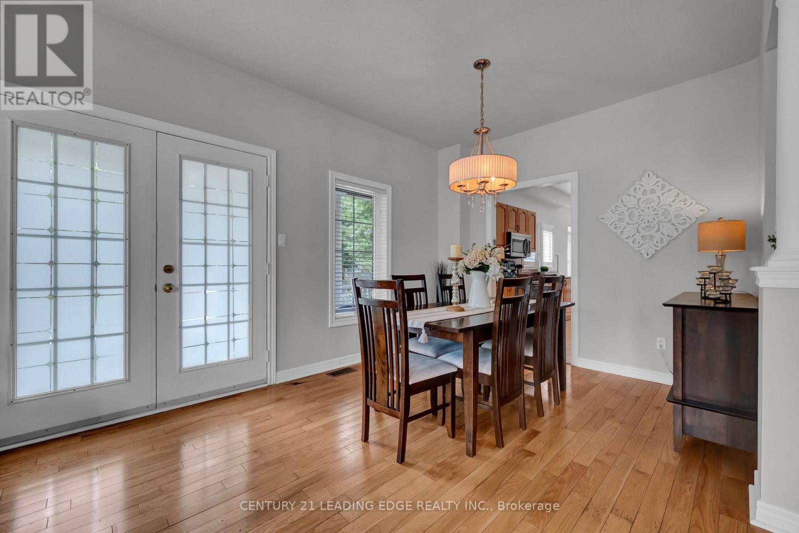319 Mapleview Court, Pickering, Ontario  L1X 2X3 - Photo 9 - E13549316
