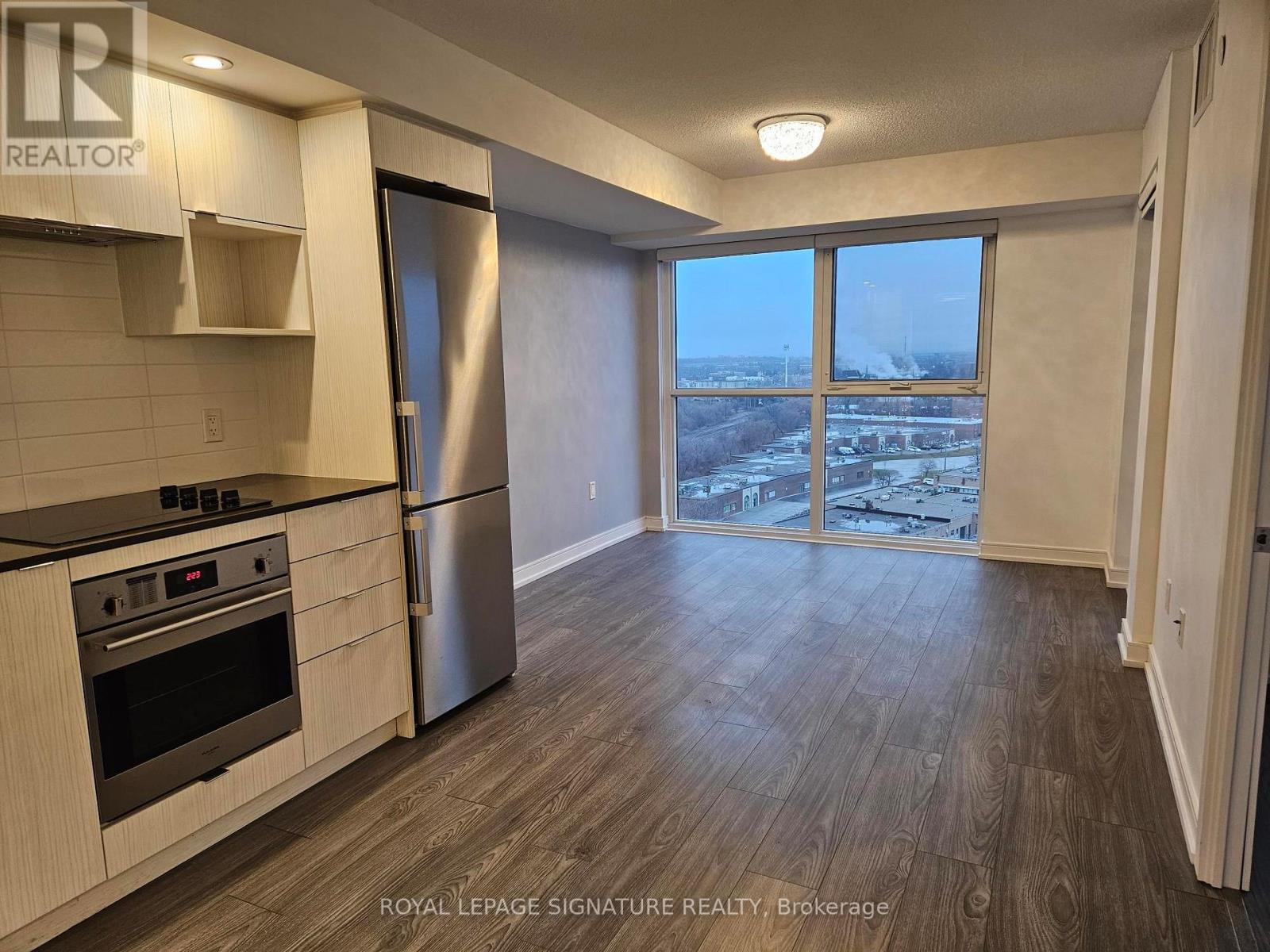 1301 - 225 Village Green Square, Toronto, Ontario M1S 0L7 - Photo 7 - E13549396